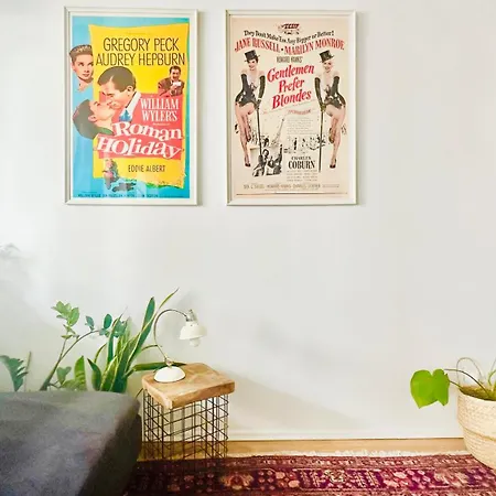 Metropolitan Apartment *